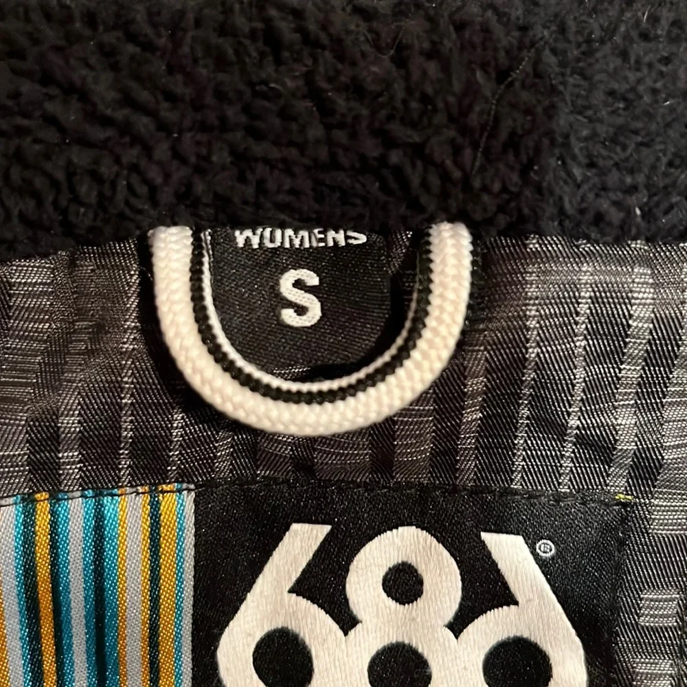 686 ski, snow board coat - Picture 3 of 14